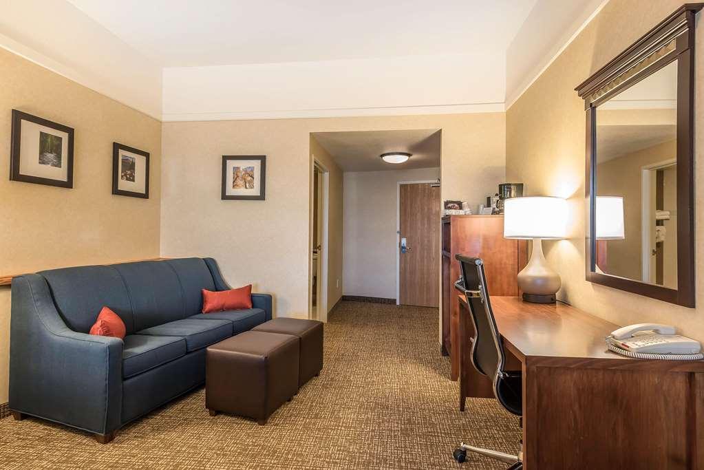 Comfort Suites Longmont Room photo