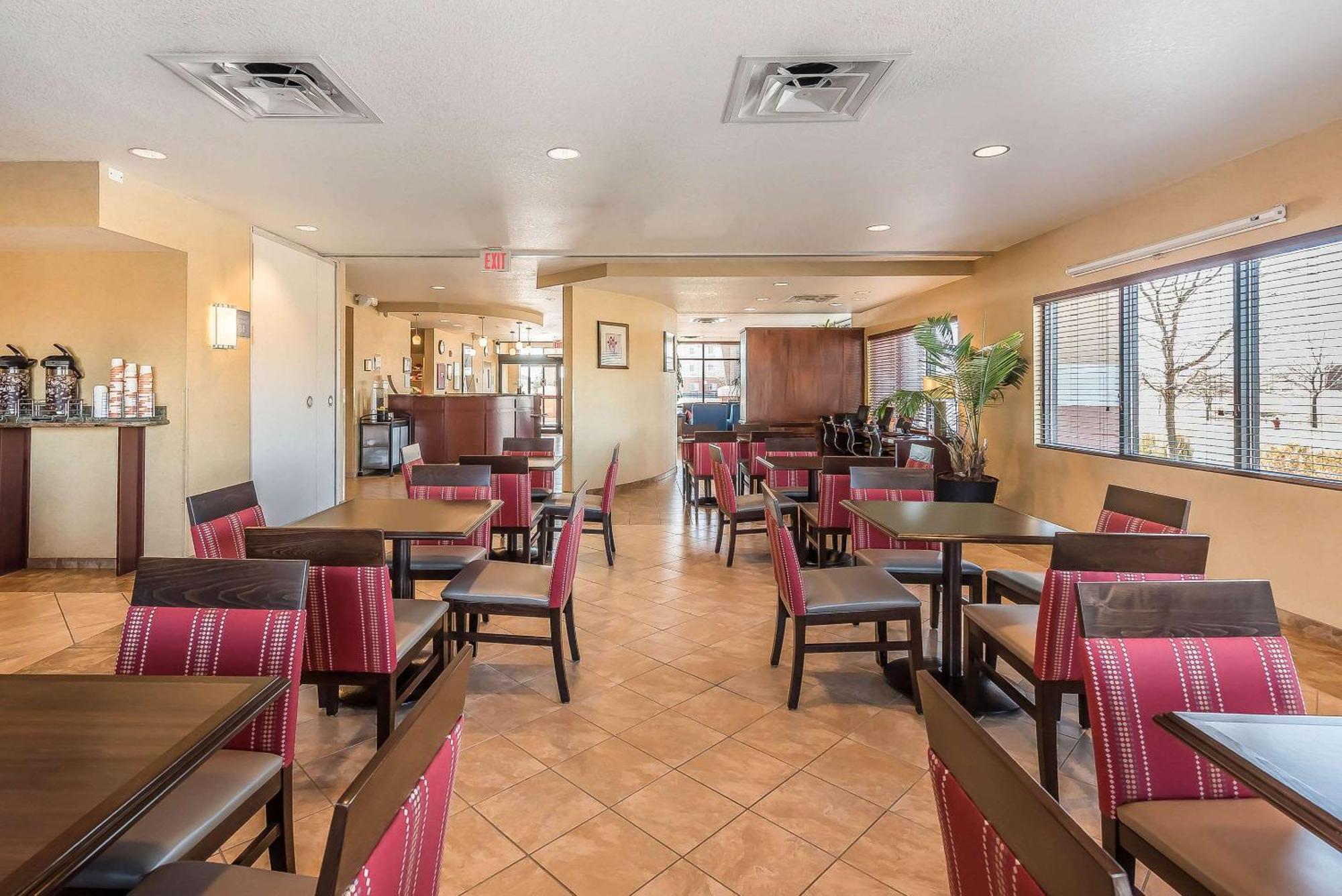 Comfort Suites Longmont Exterior photo