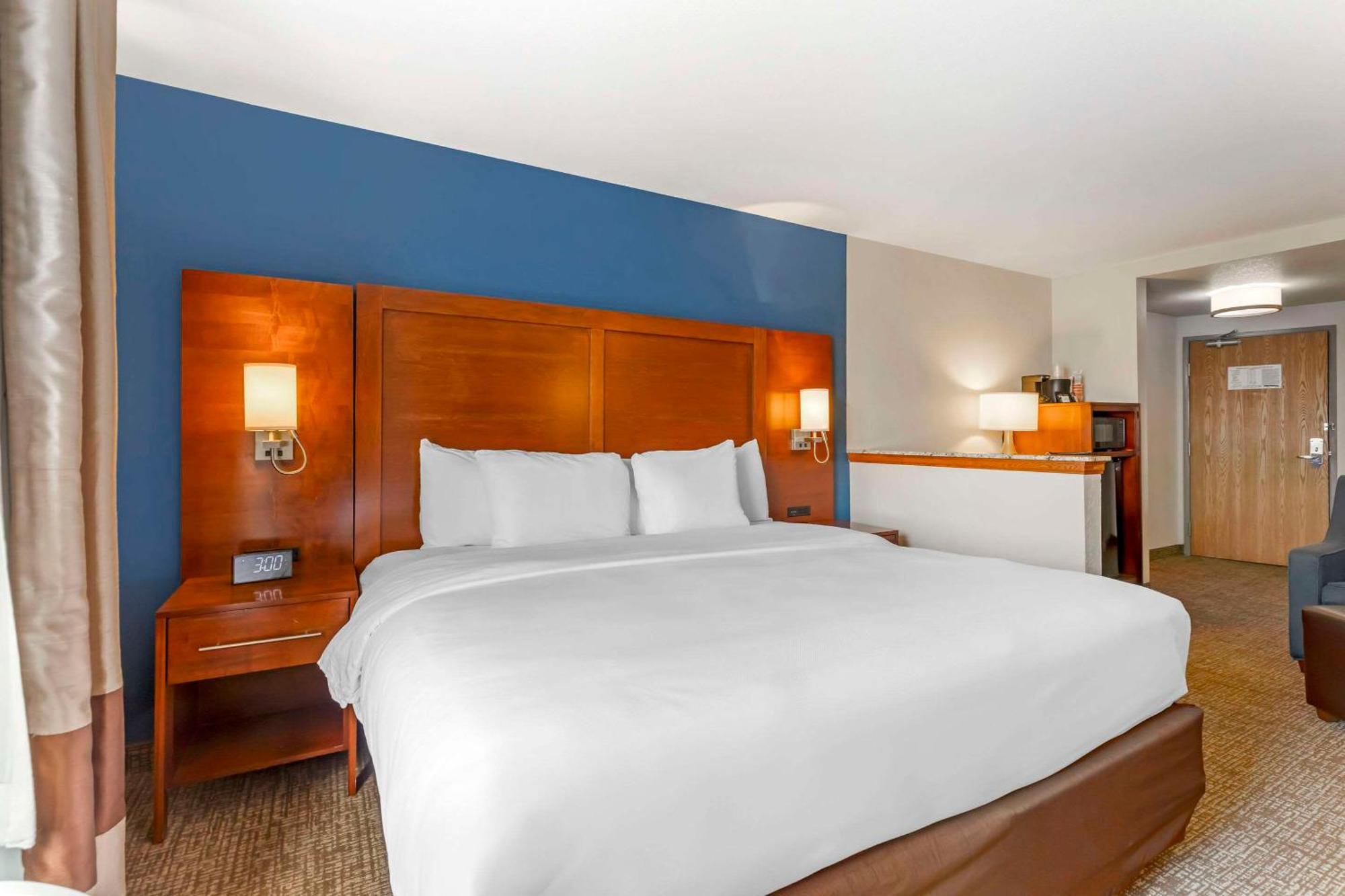 Comfort Suites Longmont Exterior photo